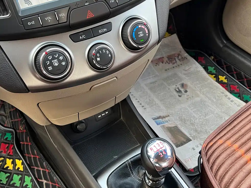 HYUNDAI CELESTA 2013