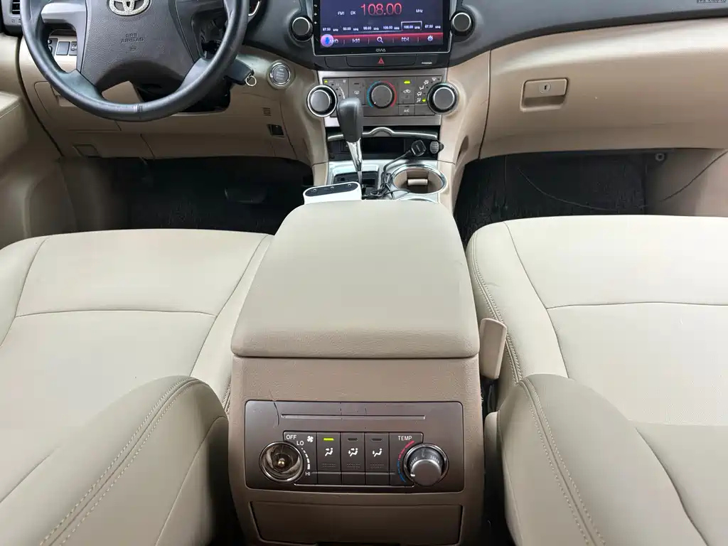 TOYOTA HIGHLANDER 2014