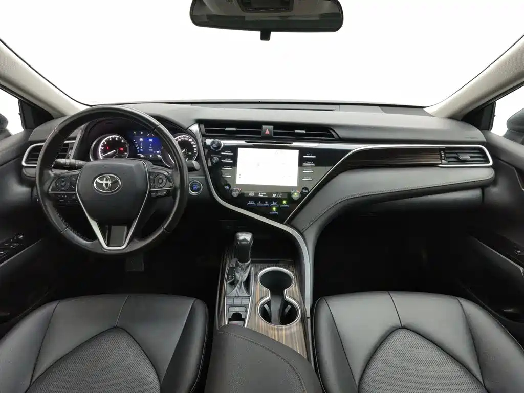 TOYOTA CAMRY 2018