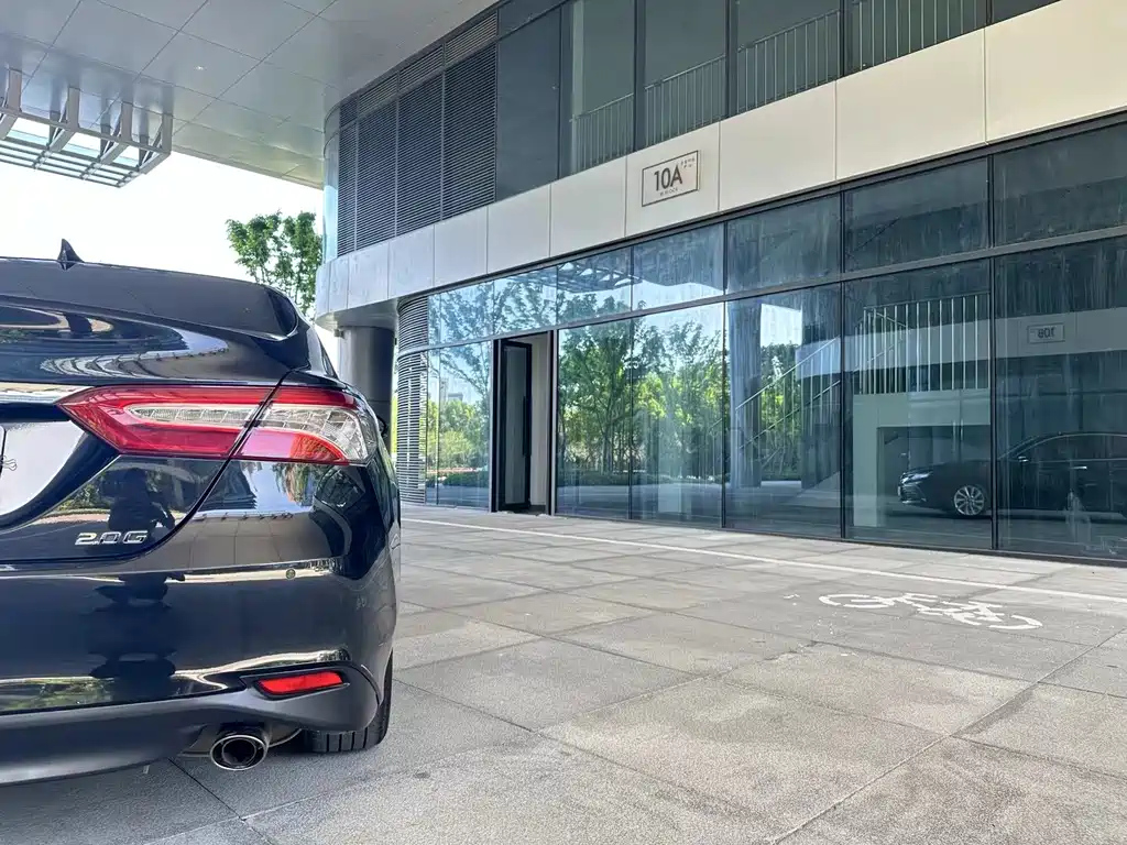TOYOTA CAMRY 2021