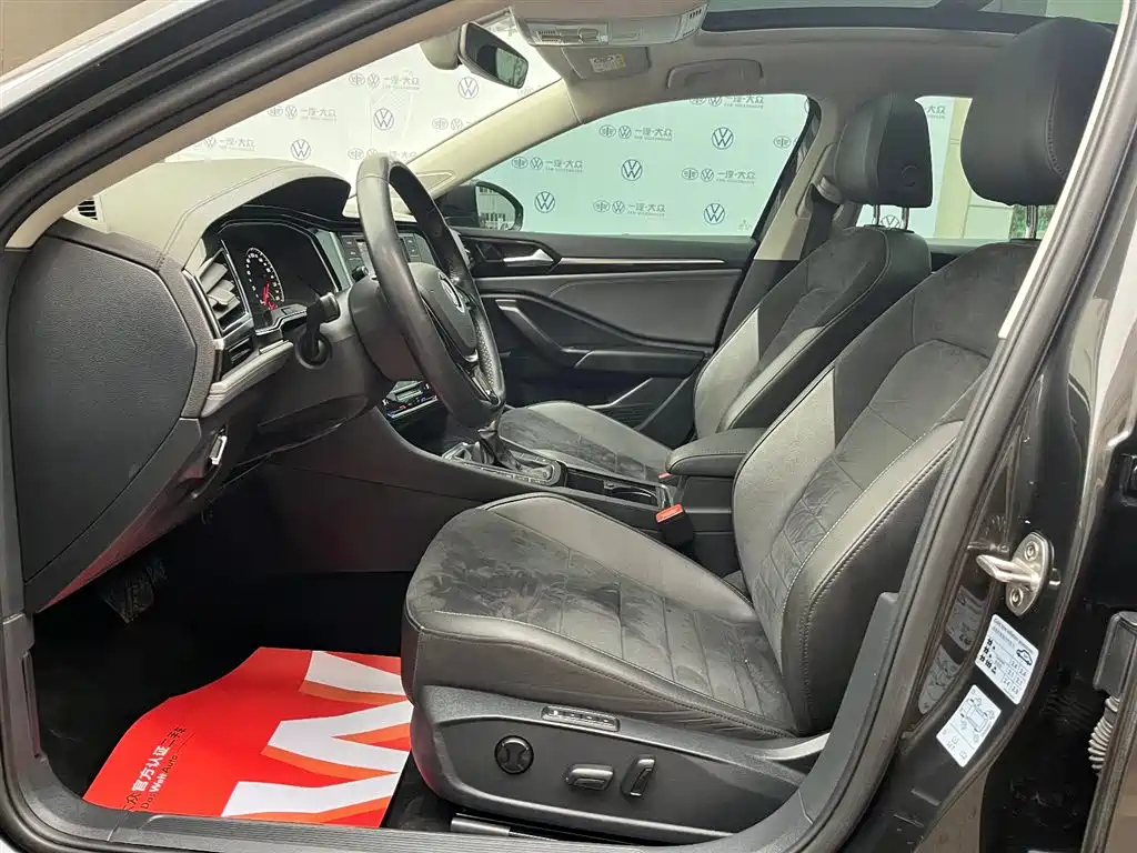 VOLKSWAGEN SAGITAR 2020