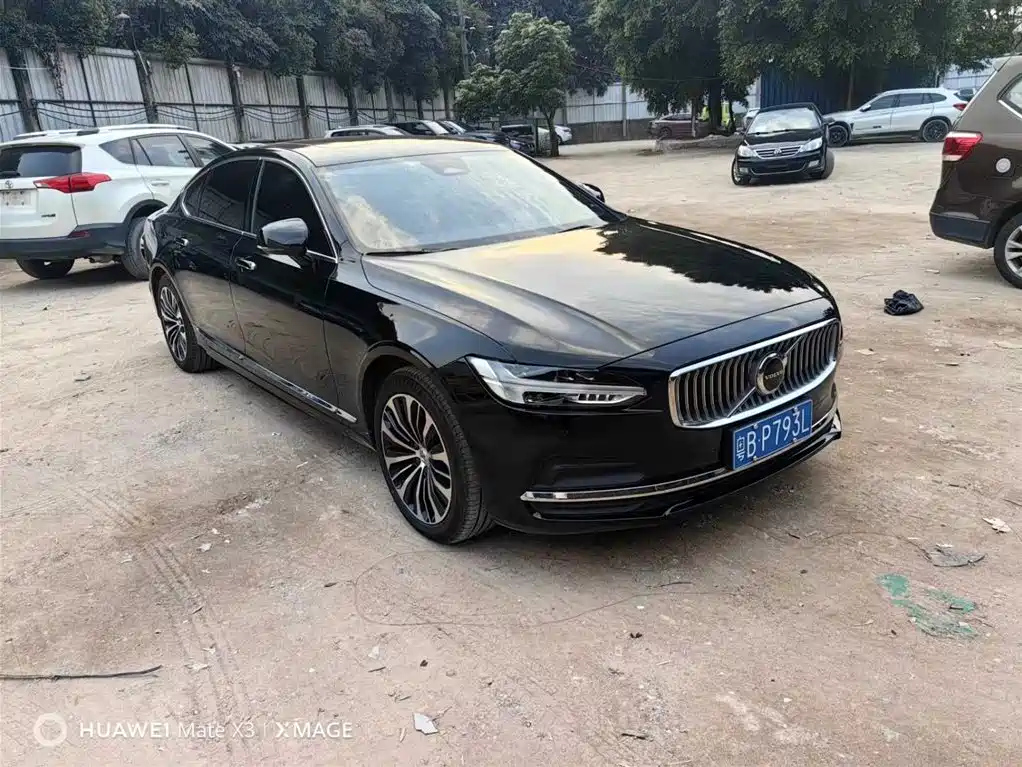 VOLVO S90 2023