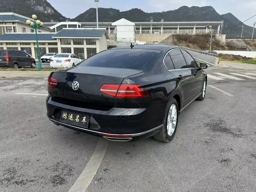 VOLKSWAGEN MAGOTAN 2020