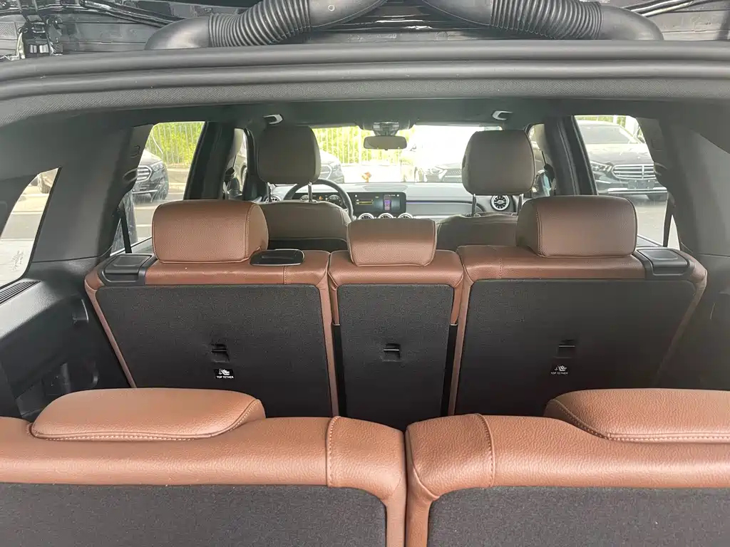 MERCEDES BENZ GLB 2023