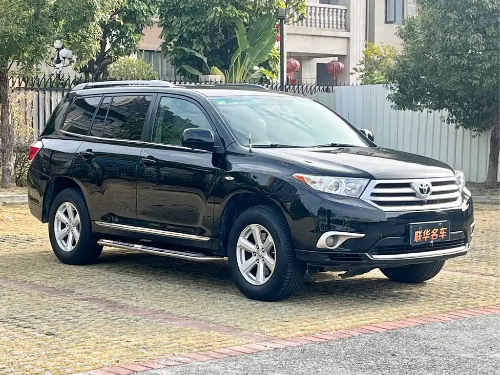 TOYOTA HIGHLANDER 2013