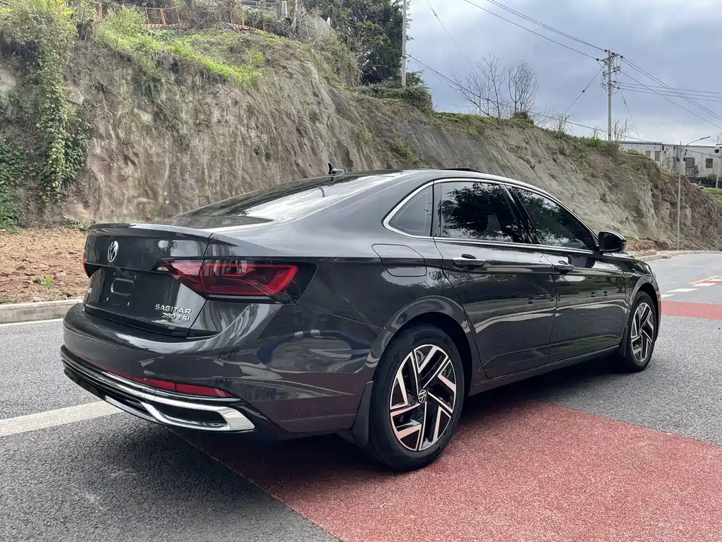 VOLKSWAGEN SAGITAR 2022