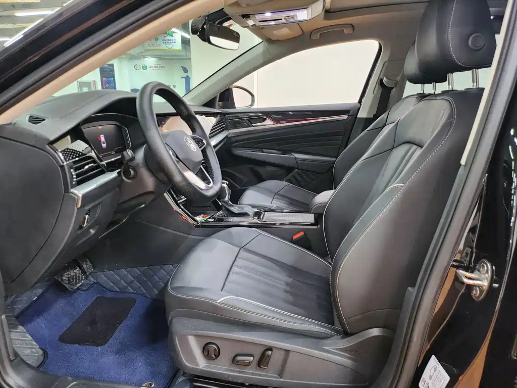 VOLKSWAGEN PASSAT 2023