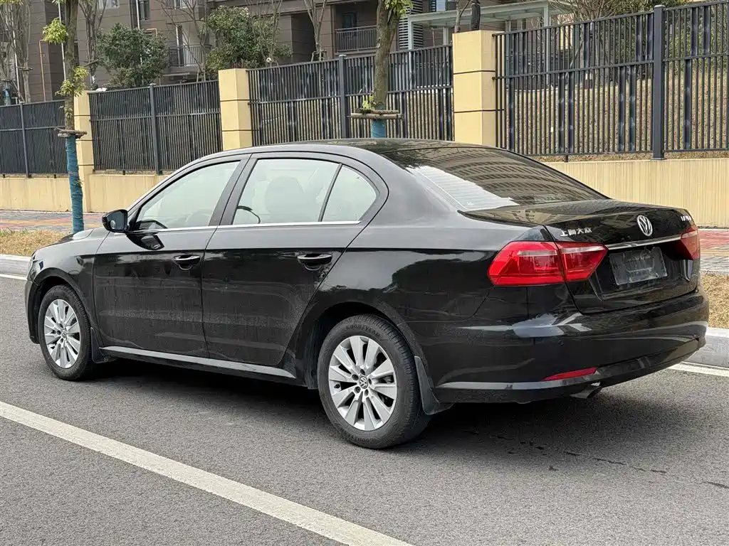 VOLKSWAGEN LAVIDA 2013