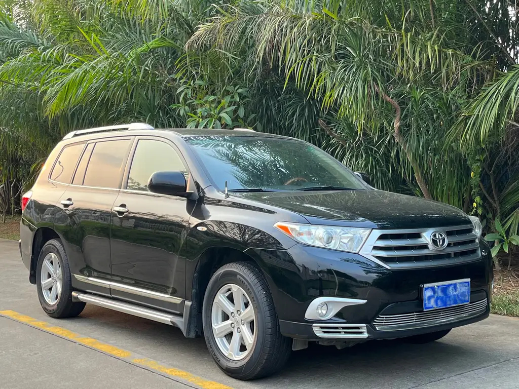 TOYOTA HIGHLANDER 2013