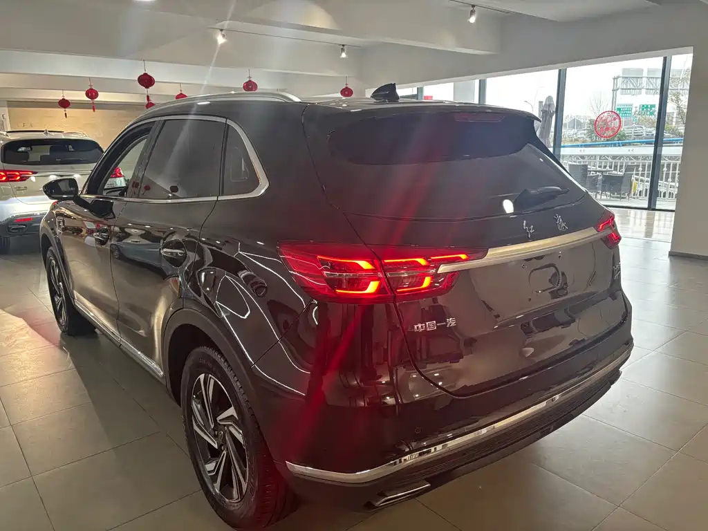 HONGQI HS5 2023