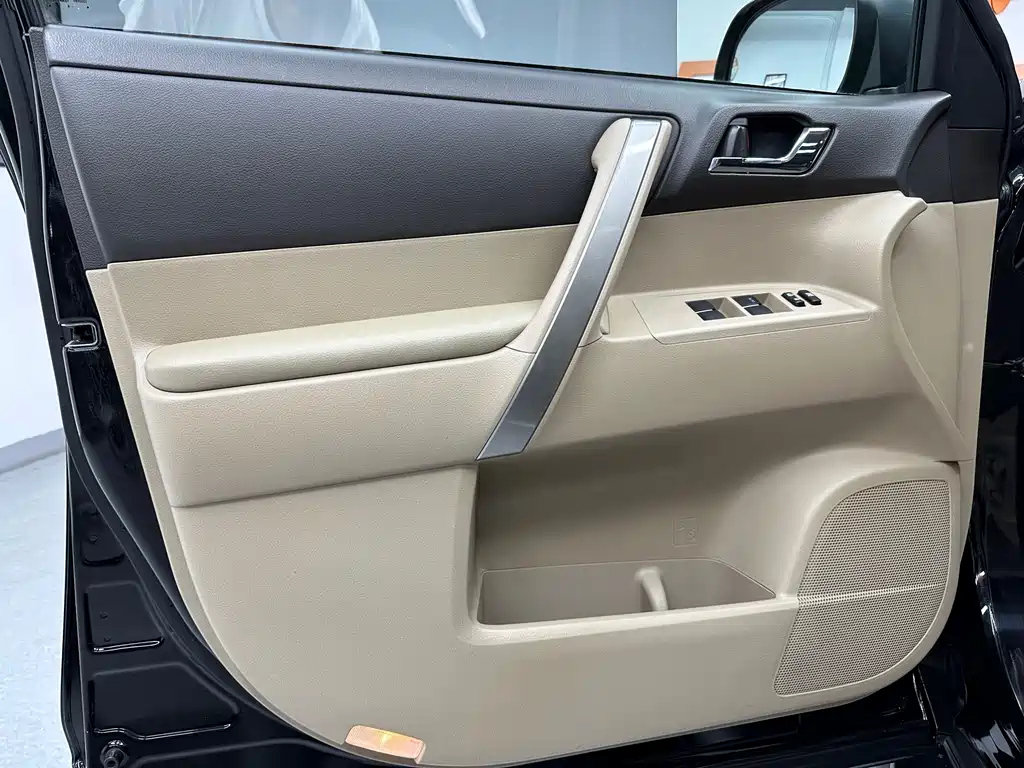 TOYOTA HIGHLANDER 2014