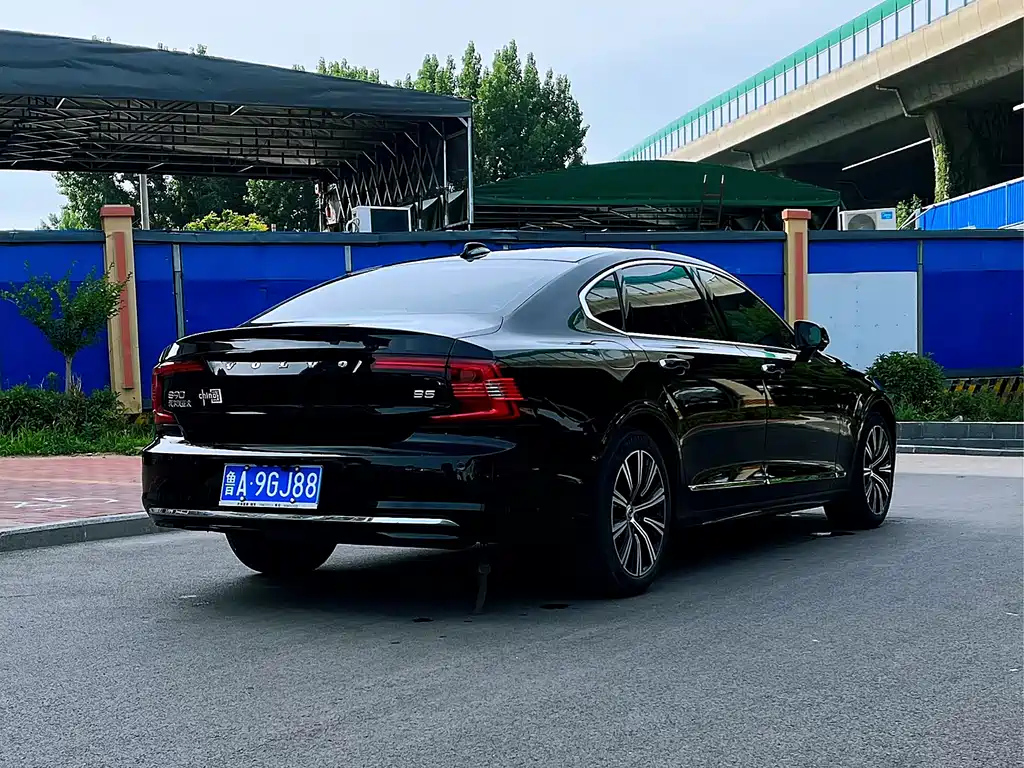 VOLVO S90 2021