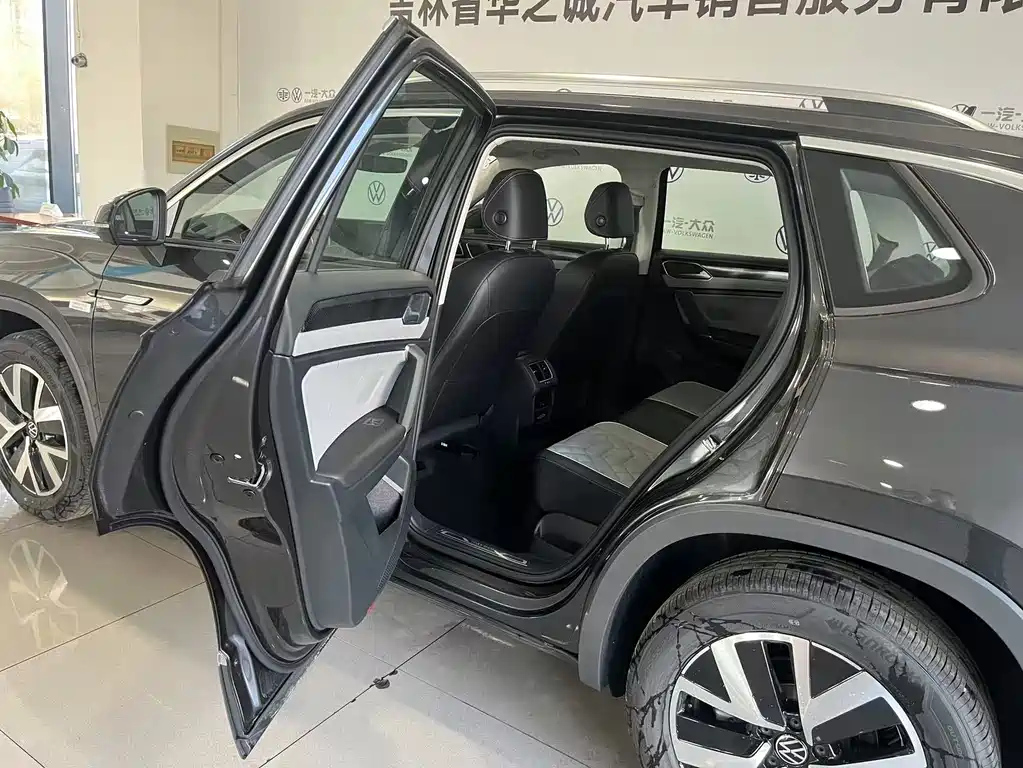 VOLKSWAGEN TAYRON 2024