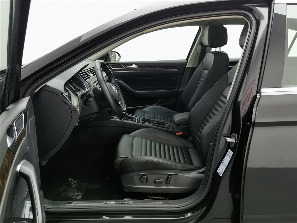 VOLKSWAGEN MAGOTAN 2019
