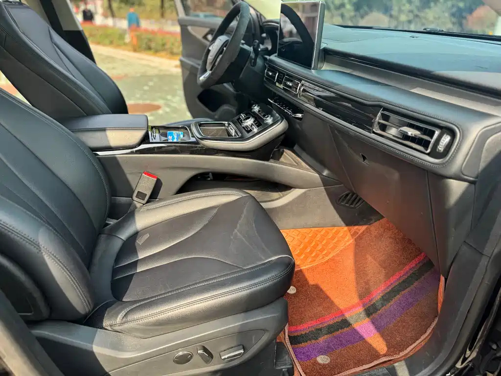 LINCOLN NAVIGATOR 2022