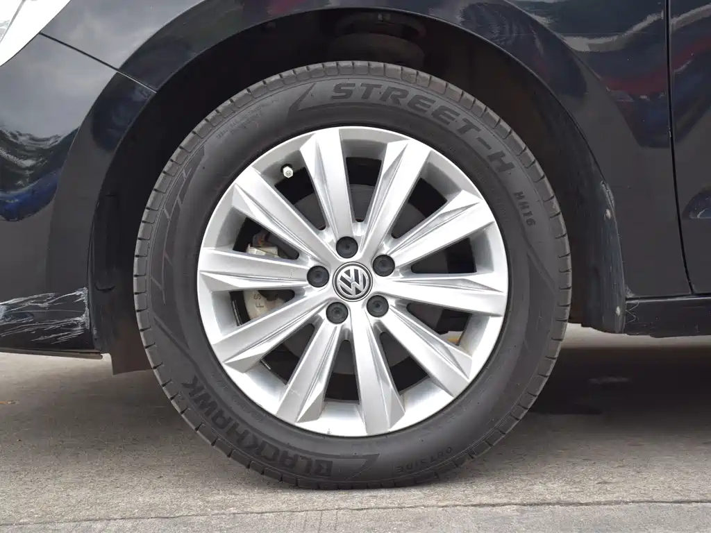 VOLKSWAGEN BORA 2019