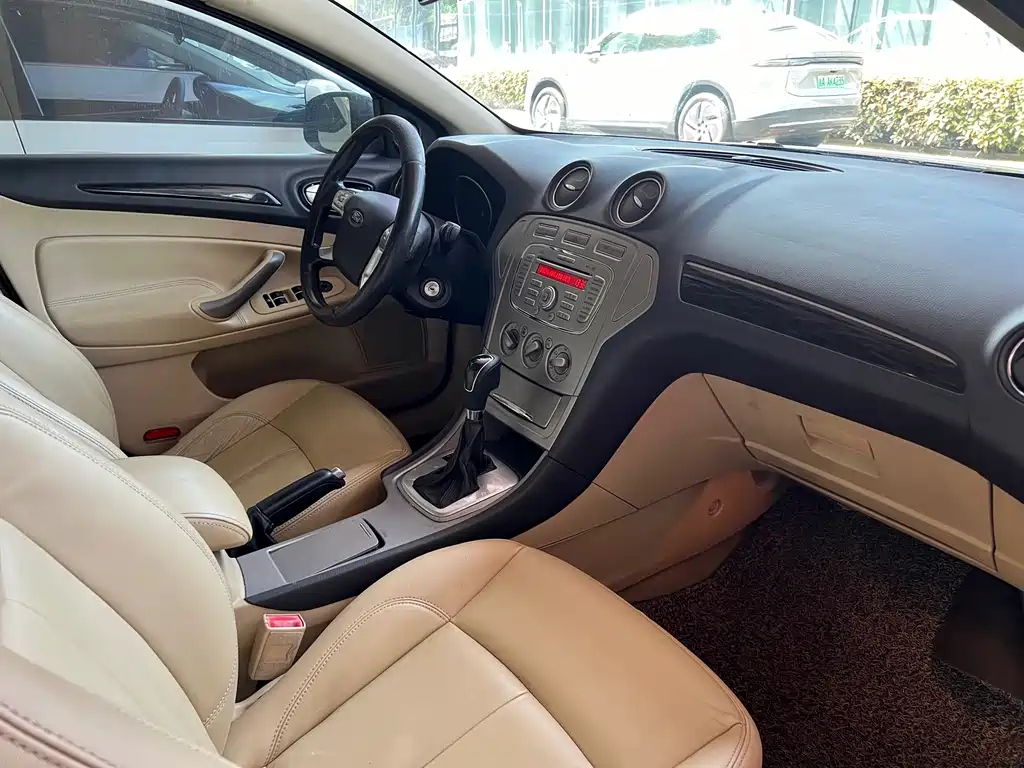 FORD MONDEO - WINNER 2010