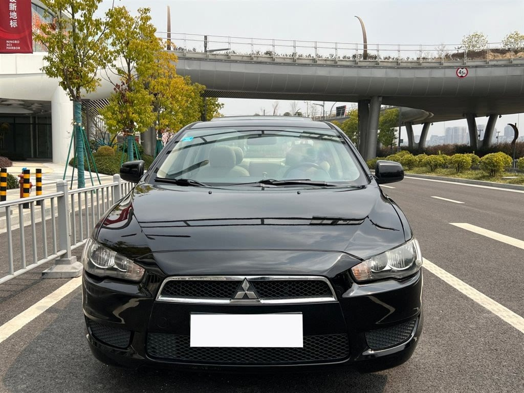 MITSUBISHI LANCER EX 2012