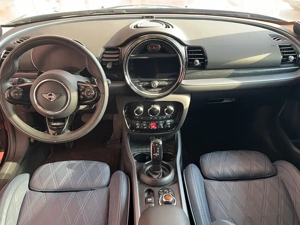 MINI CLUBMAN 2021