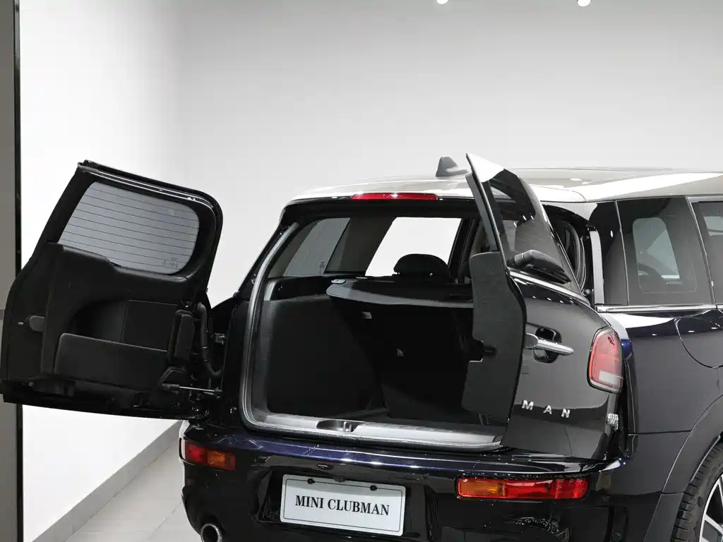 MINI CLUBMAN 2022