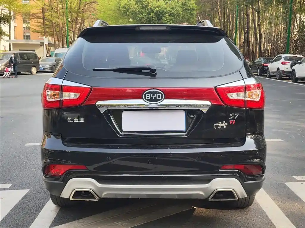 BYD S7 2015