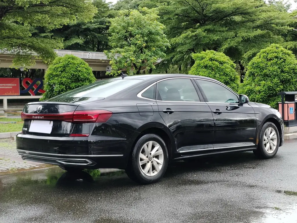 VOLKSWAGEN PASSAT 2022