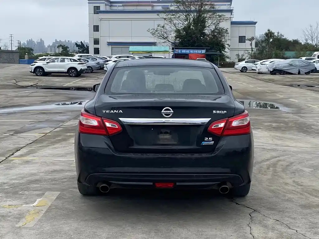 NISSAN TEANA 2018
