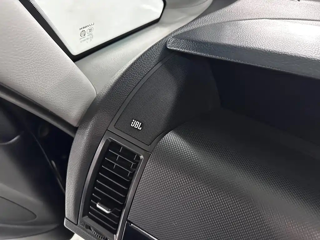 LUXGEN BIG 7 MPV 2013