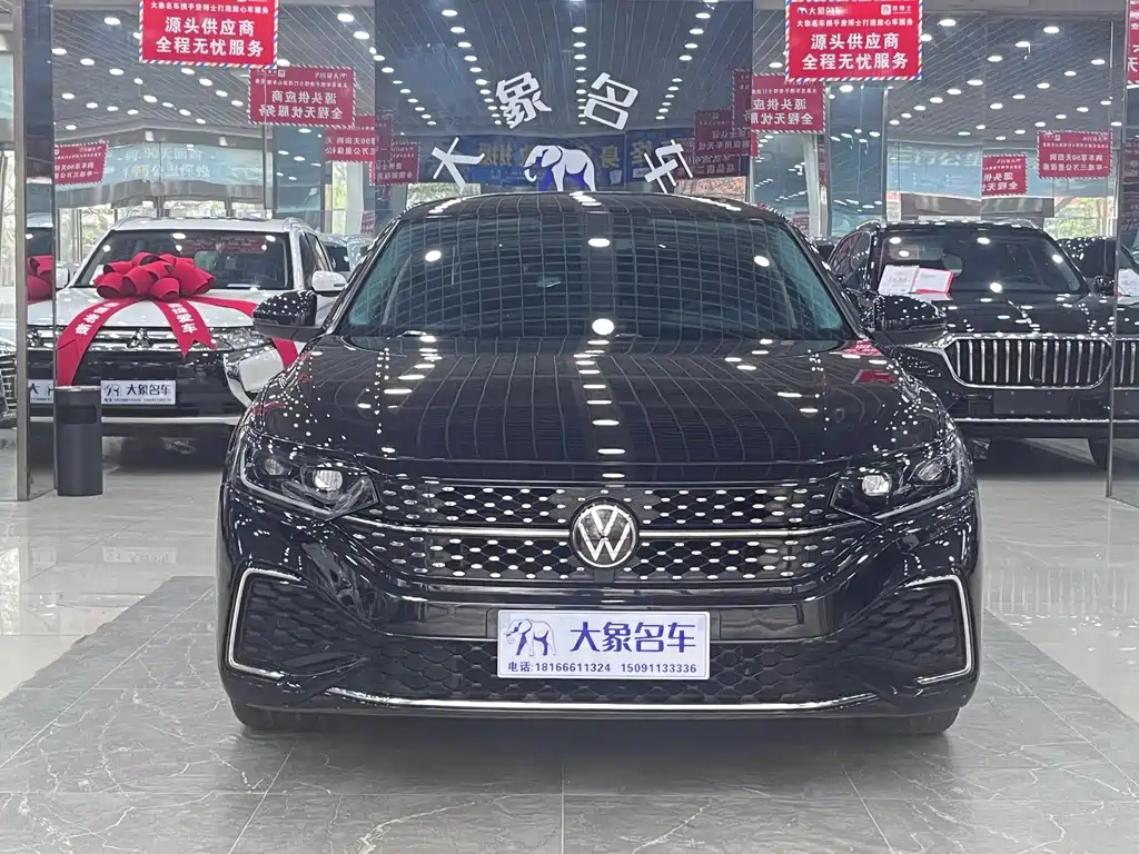 VOLKSWAGEN PASSAT 2023