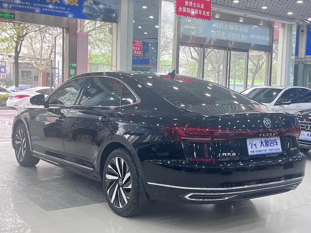 VOLKSWAGEN PASSAT 2023