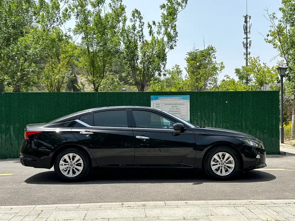 NISSAN TEANA 2020