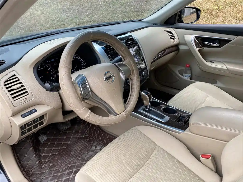 NISSAN TEANA 2015