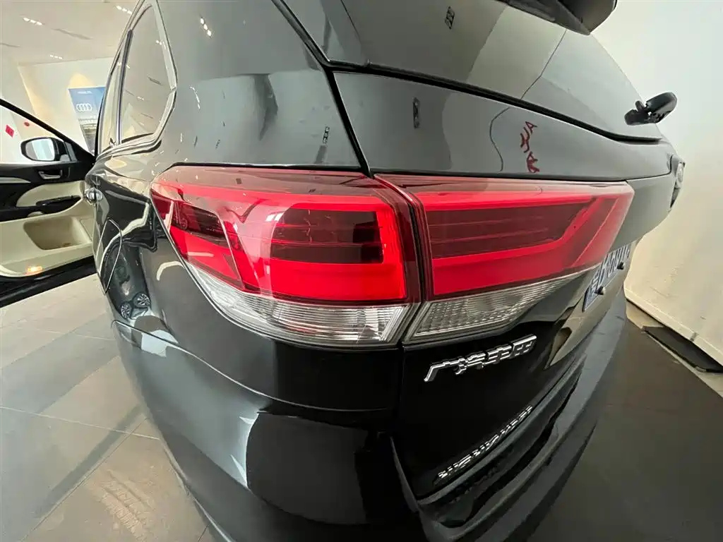 TOYOTA HIGHLANDER 2020