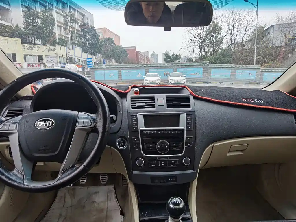 BYD G6 2014