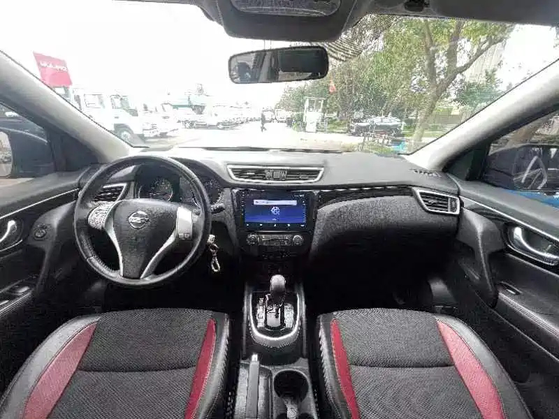 NISSAN QASHQAI 2019