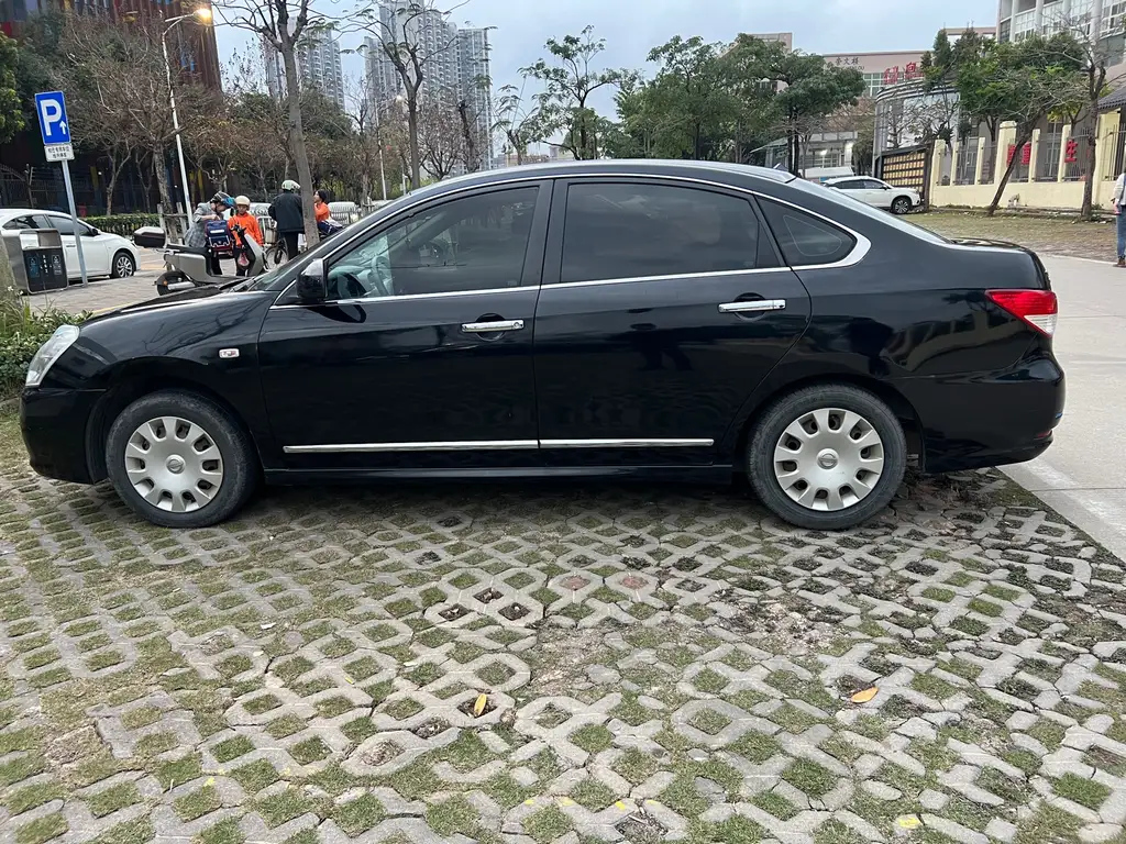 NISSAN SYLPHY 2018