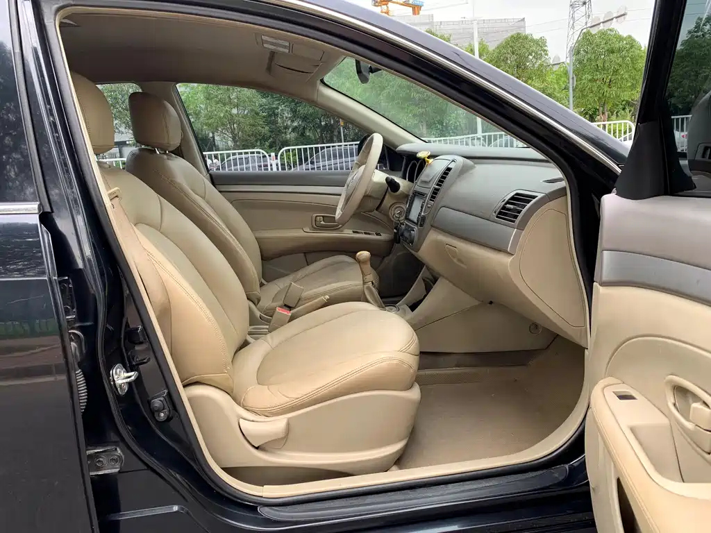 NISSAN SYLPHY 2013