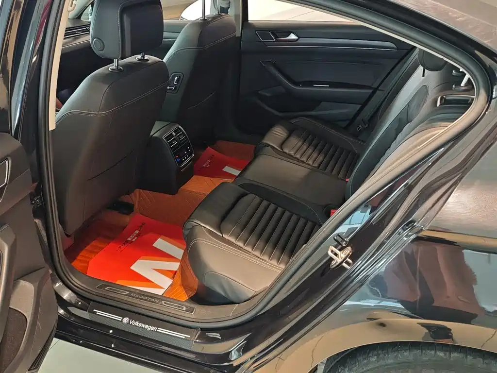 VOLKSWAGEN MAGOTAN 2020