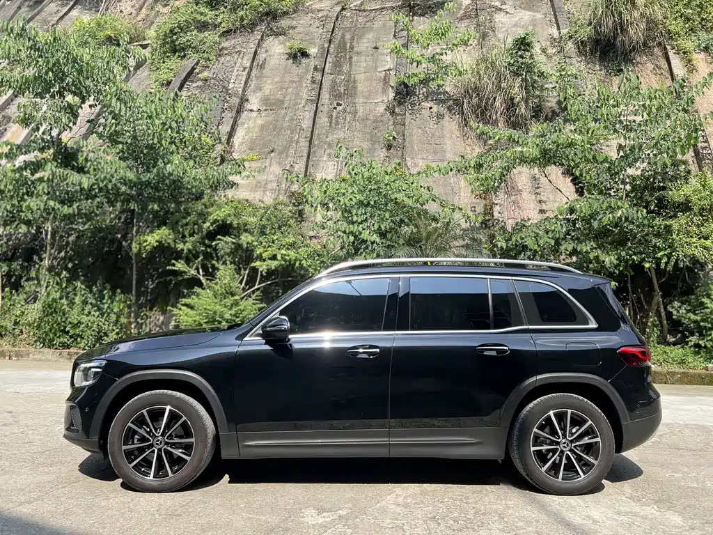 MERCEDES BENZ GLB 2021