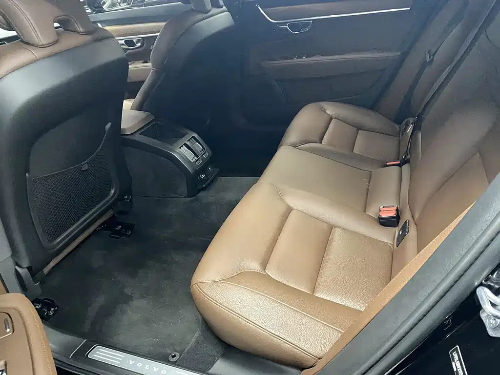 VOLVO S90 2021