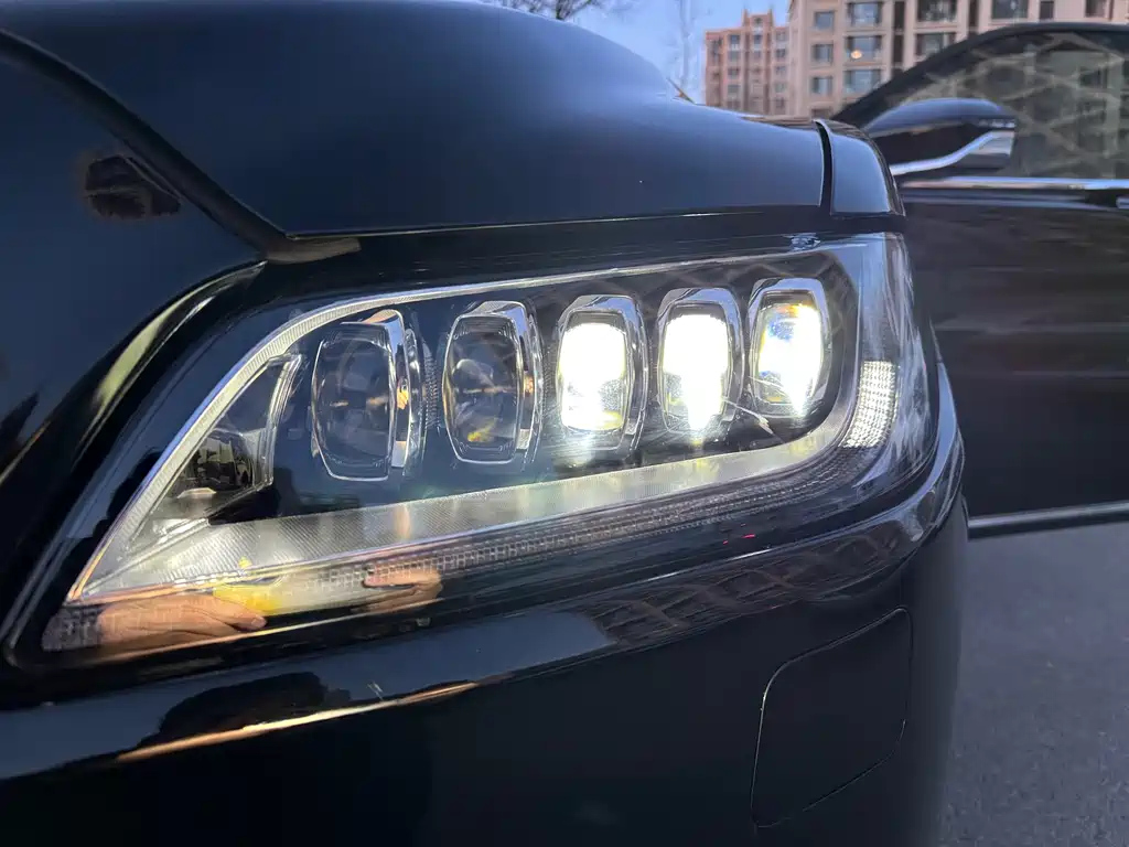 LINCOLN CONTINENTAL 2018