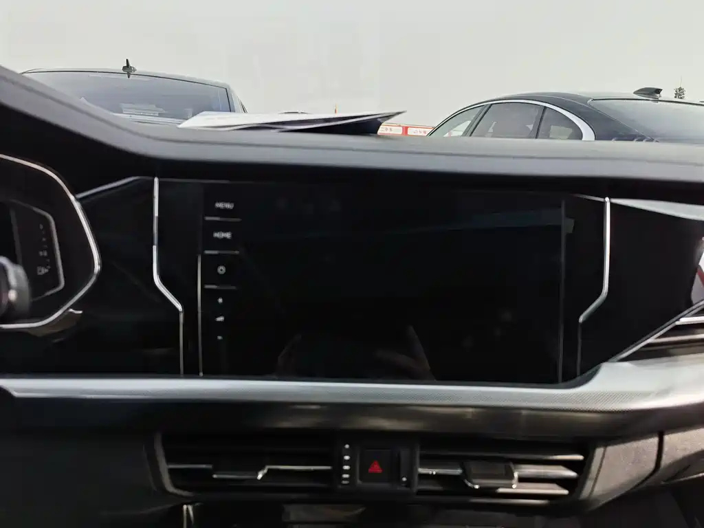 VOLKSWAGEN PASSAT 2023