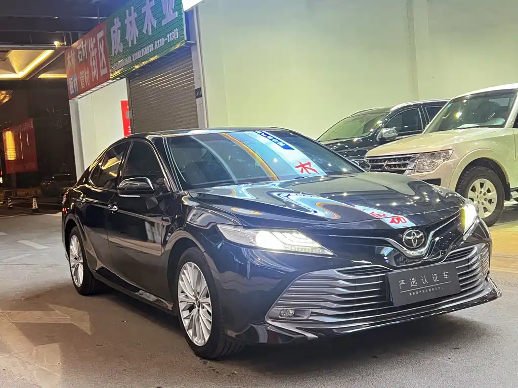 TOYOTA CAMRY 2020