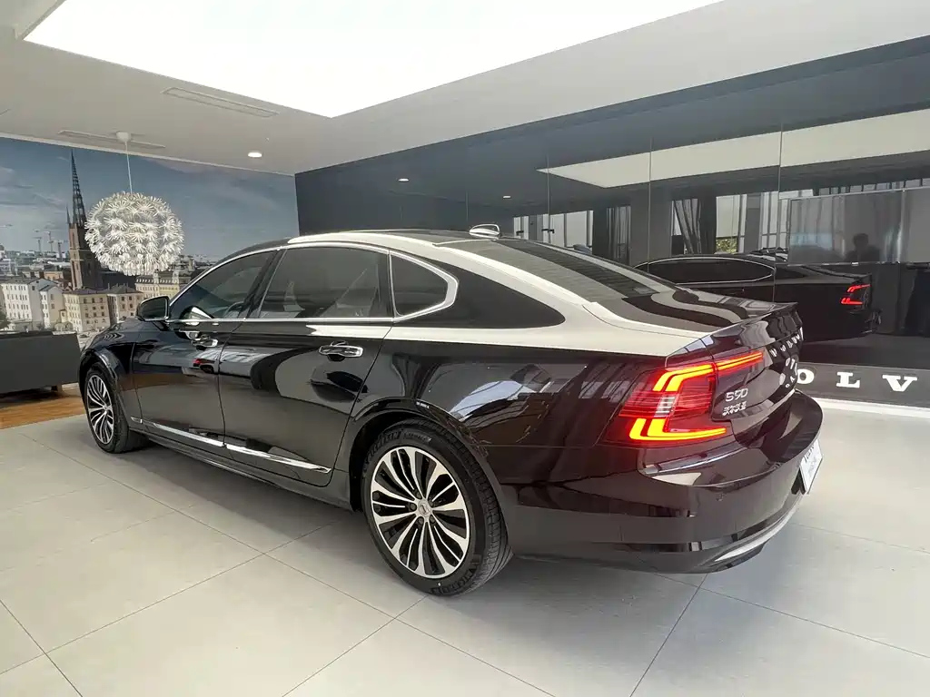 VOLVO S90 2022