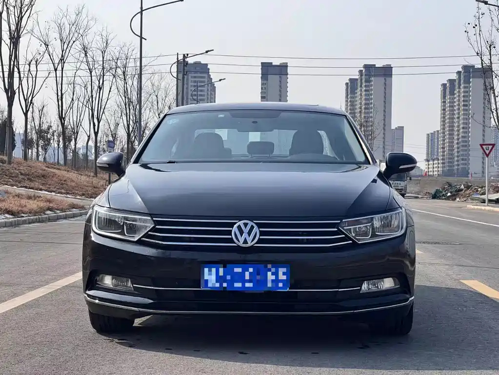 VOLKSWAGEN MAGOTAN 2020