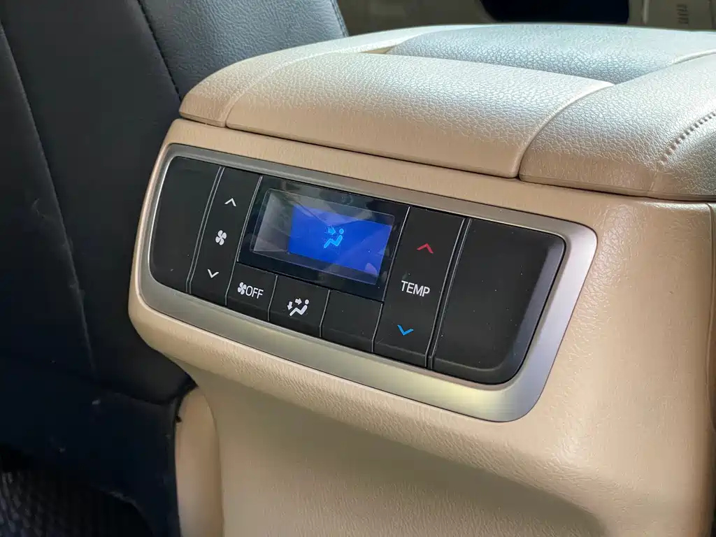 TOYOTA HIGHLANDER 2016