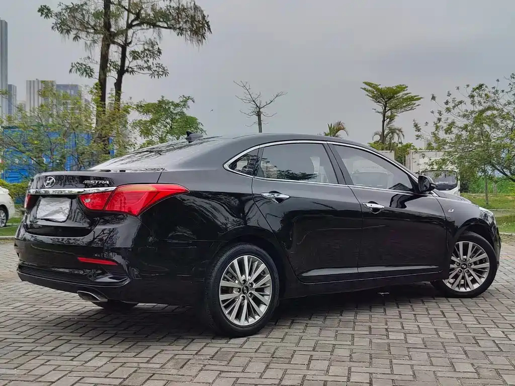 HYUNDAI MISTRA 2020
