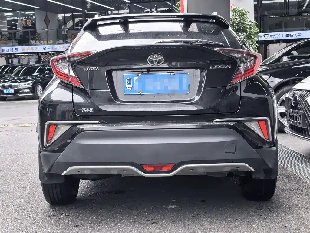 TOYOTA IZOA 2018