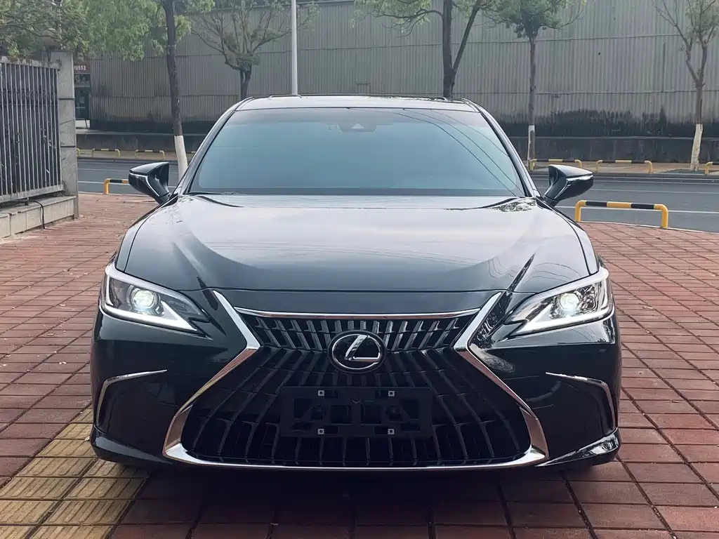 LEXUS ES 2023
