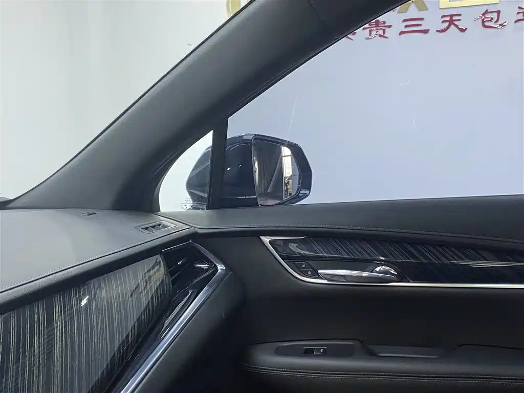 CADILLAC XT6 2021